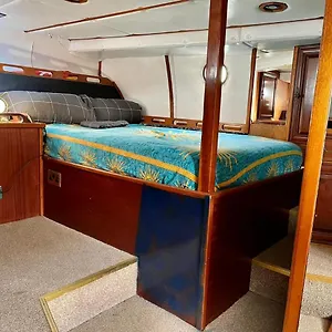 Bateau-hôtel Salidas En Barco, Premiá de Mar